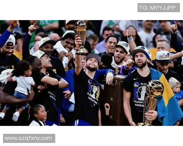 克莱汤普森：勇士队的三分之王与篮球传奇的辉煌历程